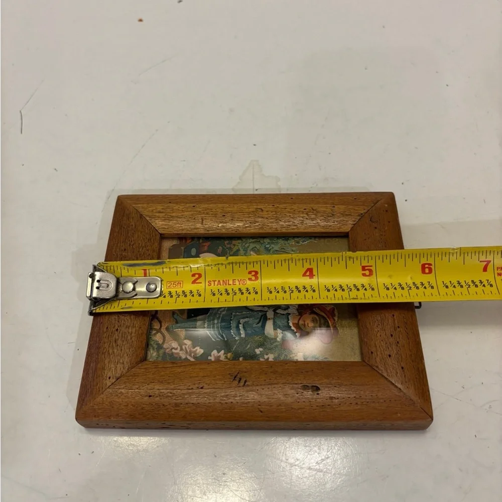 Small vintage picture wall decor